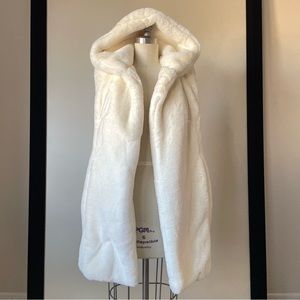 Forever 21 White Faux Fur Vest With Hood